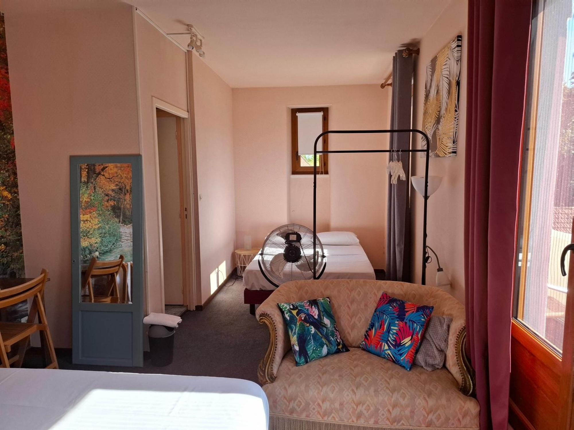 Hotel Du Pont Et Restaurant A Grolejac Экстерьер фото