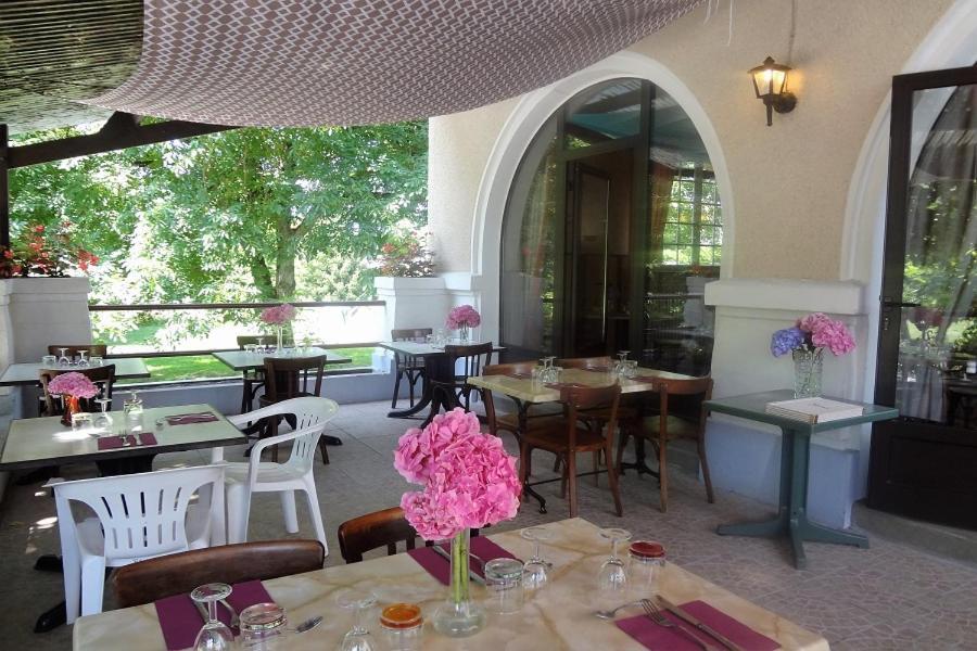 Hotel Du Pont Et Restaurant A Grolejac Экстерьер фото