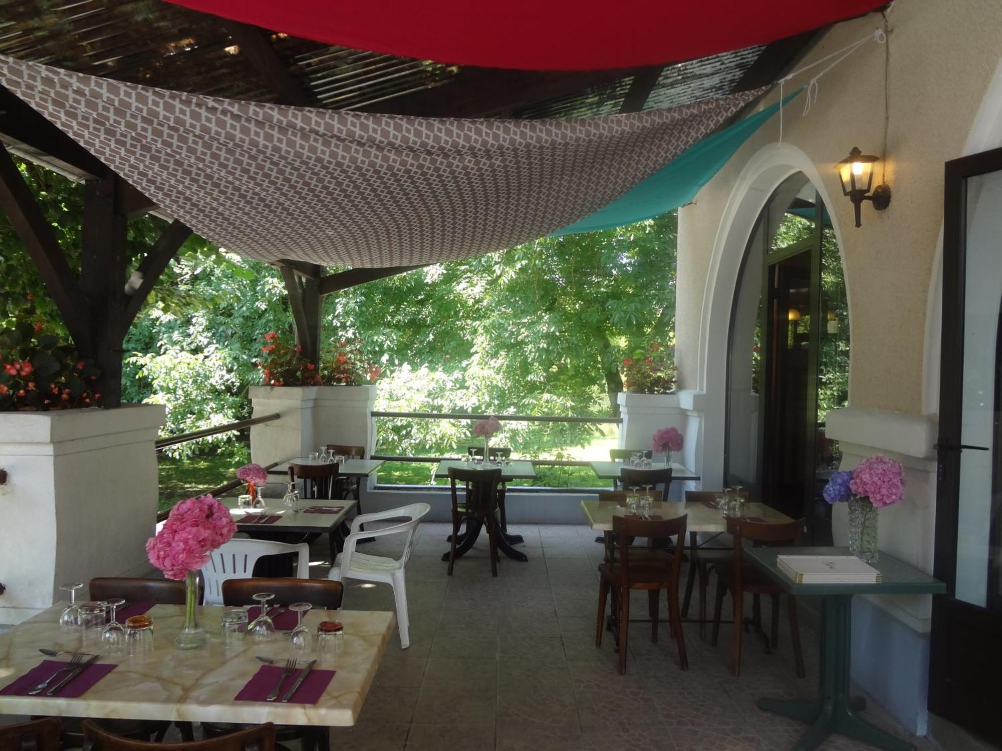 Hotel Du Pont Et Restaurant A Grolejac Экстерьер фото